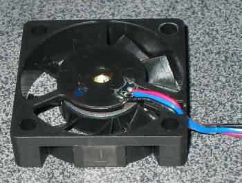 ファイル名: fan3.jpeg
ファイルサイズ: 22.6KB kurobox new fan with blue wire