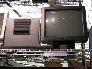 ファイル名: blog20081129-NeXTCube.jpeg
ファイルサイズ: 31.8KB blog20081129-NeXTCube