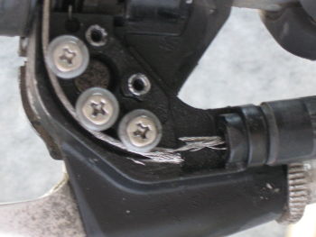 blog20100124-BicycleShiftWireBroken