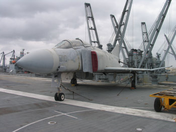 ファイル名: blog20100410-USSHornet_Phantom2.jpeg
ファイルサイズ: 23.5KB blog20100410-USSHornet_Phantom2