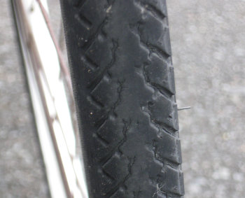 ファイル名: blog20111030-BicycleTire.jpeg
ファイルサイズ: 28.1KB blog20111030-BicycleTire