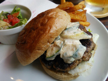 blog20150607-RM_burger_and_break